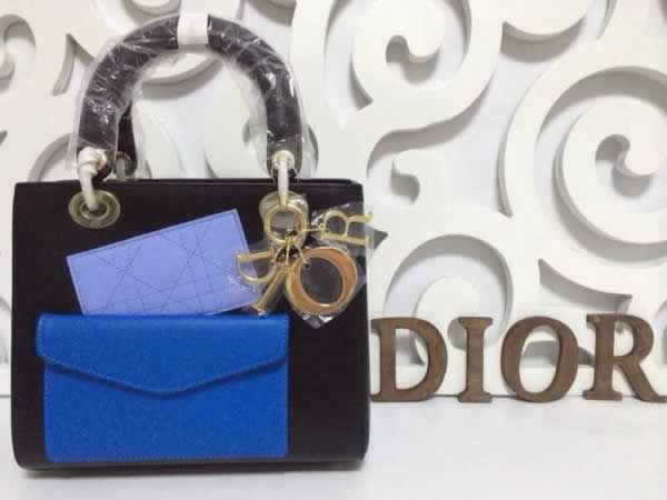 Replica price of dior bagReplica lady dior toteReplica discount handbags for women.